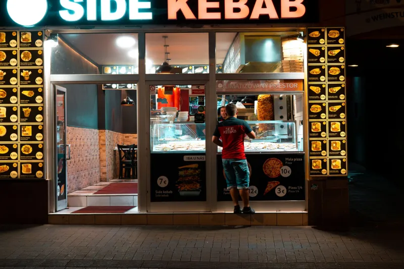 Grease, Wisdom, and Strangers: The Unsung Philosophy of the Late-Night Takeaway Queue